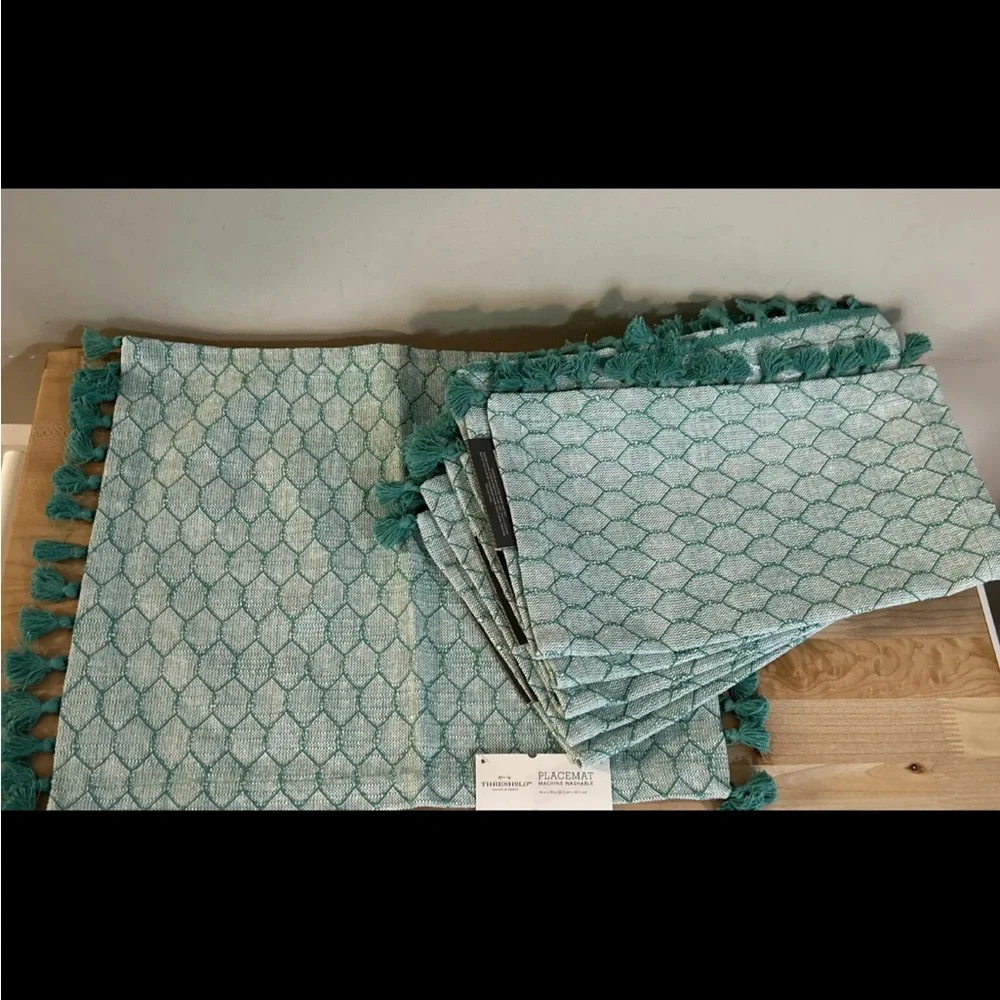 NEW Threshold Machine Washable Placemats Set Of 6 Turquoise & White 14” X 19”